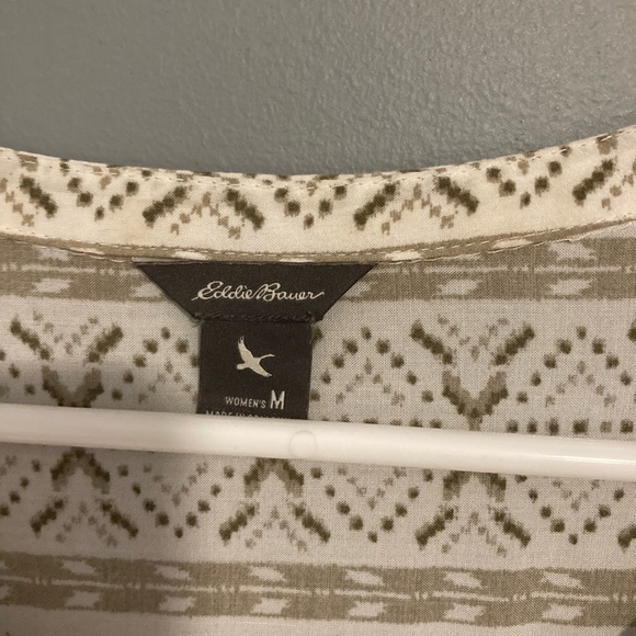 Eddie Bauer size medium woman’s long sleeve blouse.Gorgeous fabric. Like new. - Picture 3 of 4